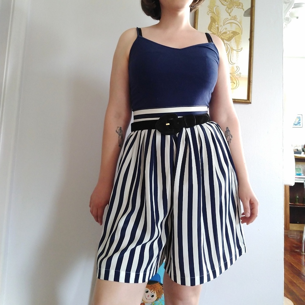 Vintage high waisted striped flowy shorts - Picture 2 of 5